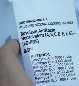 TP.HCM: 3 bệnh nhân ngộ độc botulinum bị liệt hoàn toàn, phải thở máy